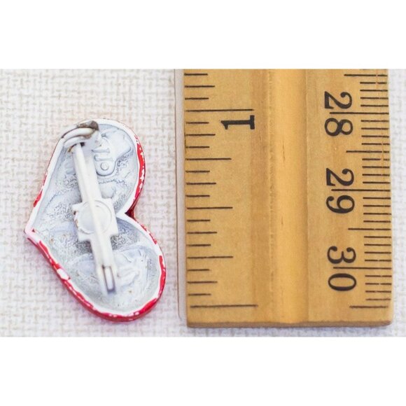 Vintage Kisses Red Heart Brooch - Y1 - Picture 2 of 2